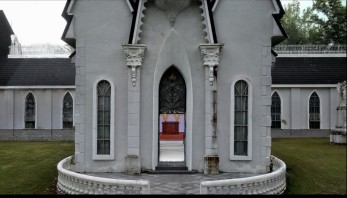 Fotorealistische 3D-Gaussian-Splatting-Darstellung einer Kirche mit Lixel CyberColor